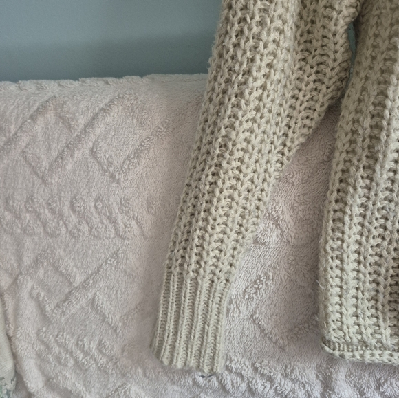 Cloth Knit Sweater - Picture 4 of 6